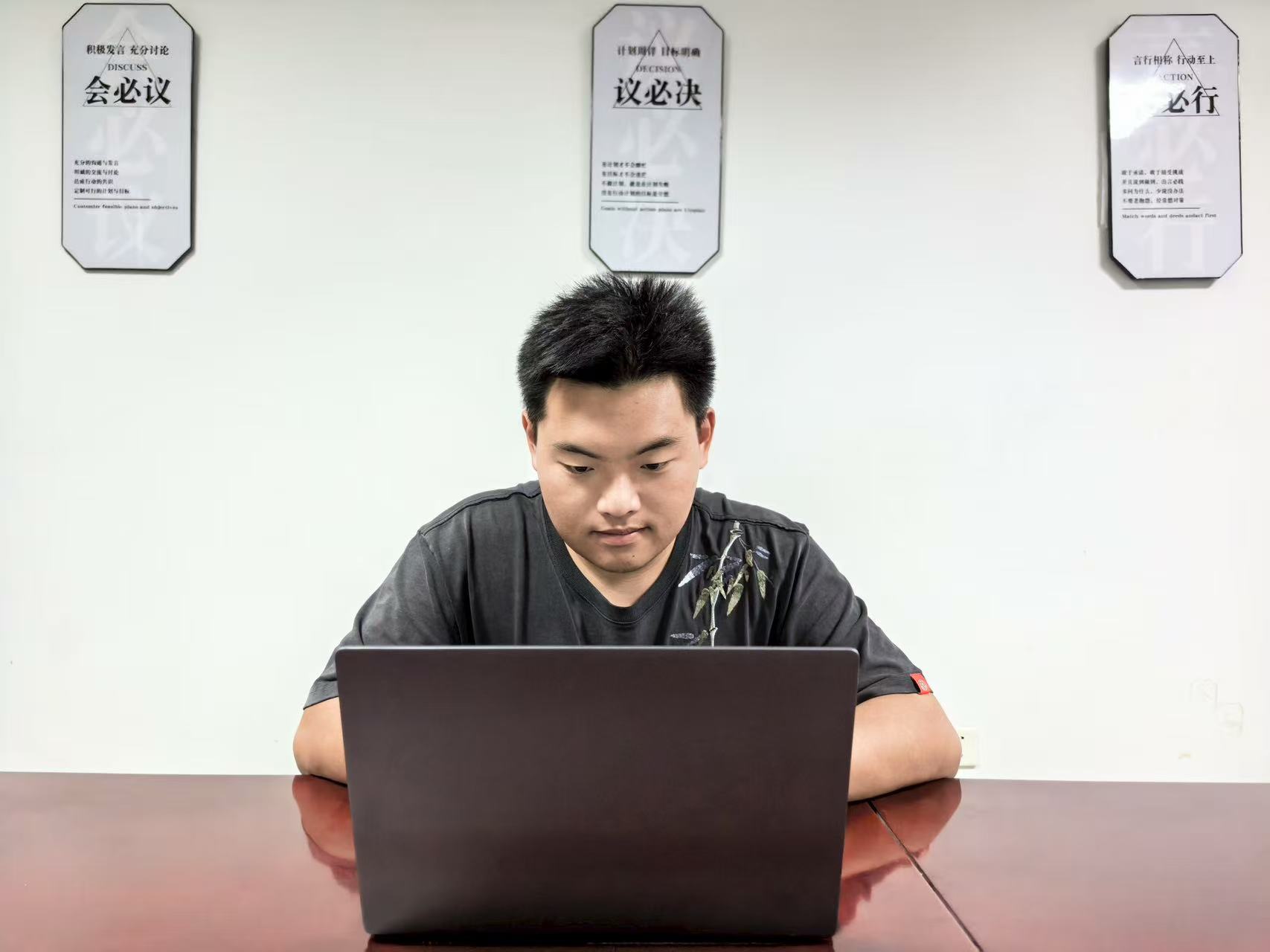 1755921104.jpg 微信图片_20250821152004_451.jpg